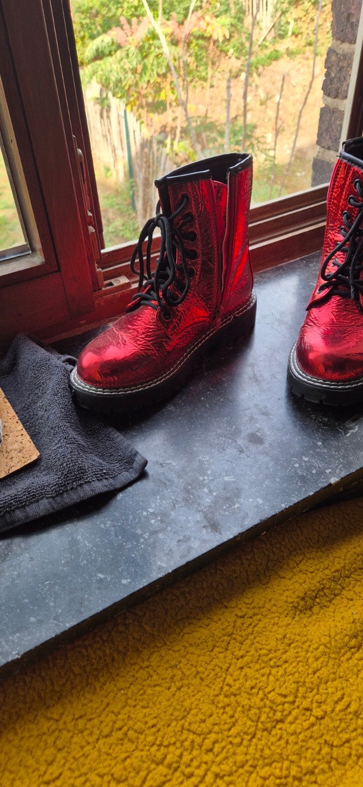 Chaussures rouge brillante, Vêtements | Femmes, Rouge, Autre, Enlèvement, Boots et Botinnes