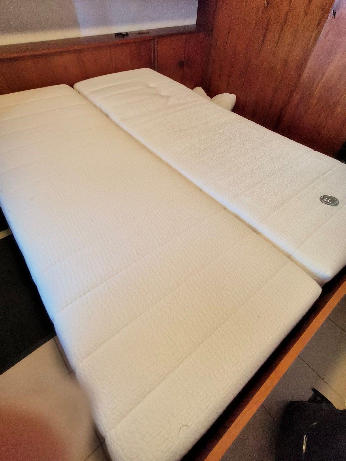 2 matrassen goede kwaliteit, plus bijhorende electrische lat, Matelas, Queen size, Comme neuf, Enlèvement