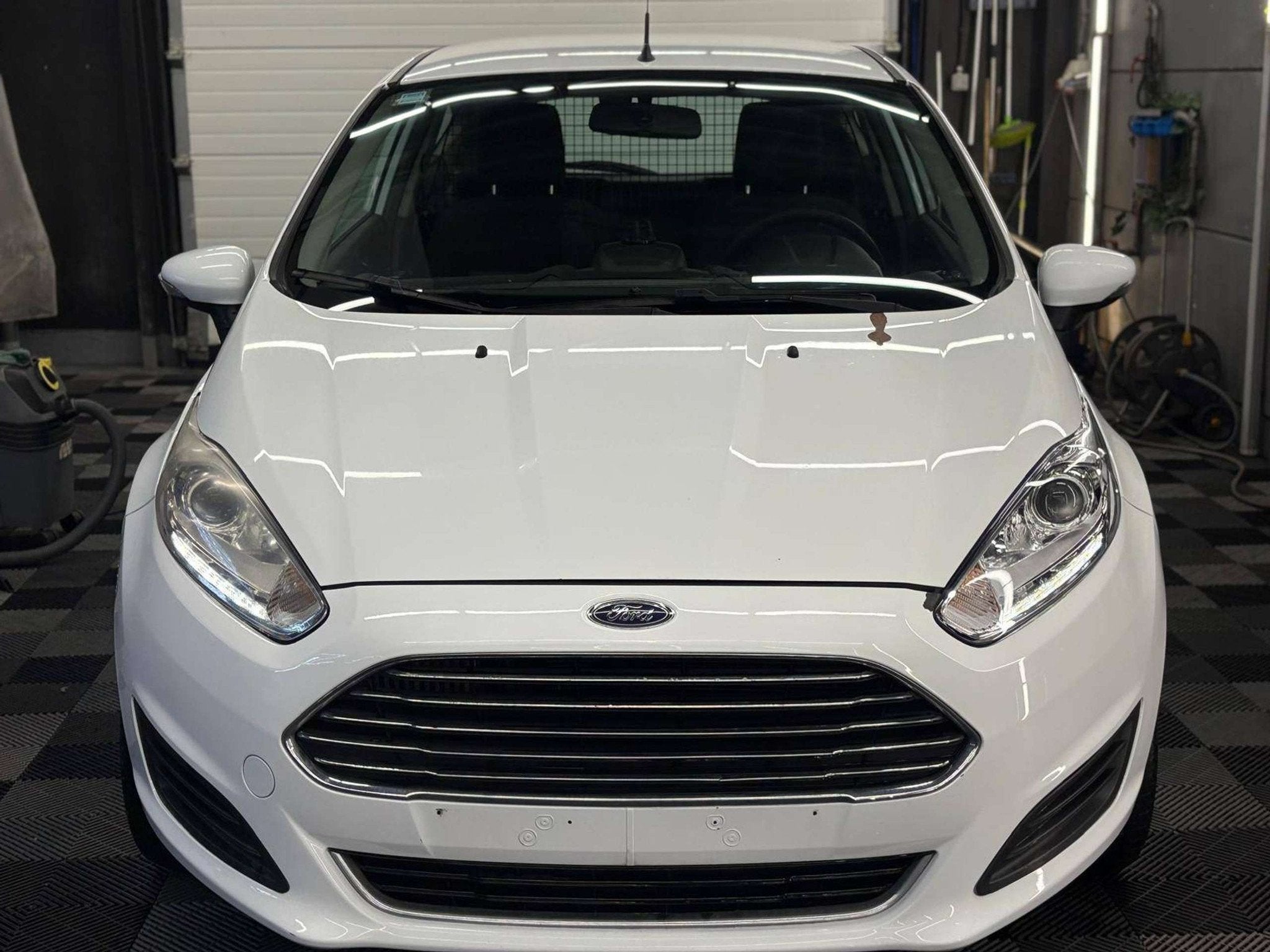Ford Fiesta 1.5 TDCi Lichte vracht GEKEURD 2016 92000km Euro, Auto's, Gebruikt, Euro 6, 4 cilinders, Bedrijf