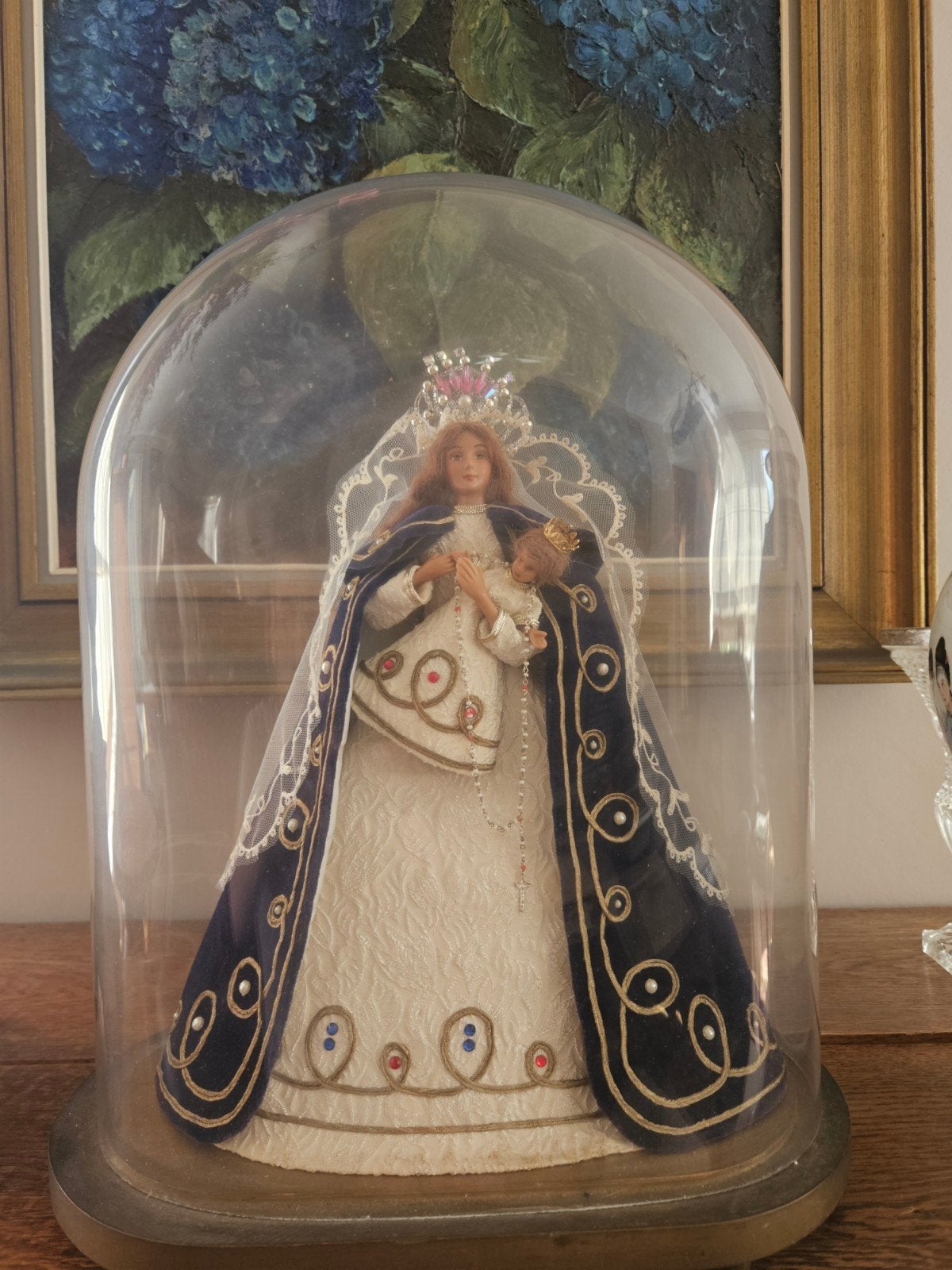 Wassen Madonna/Maria beeld met kind onder stolp - +-40 cm, Enlèvement