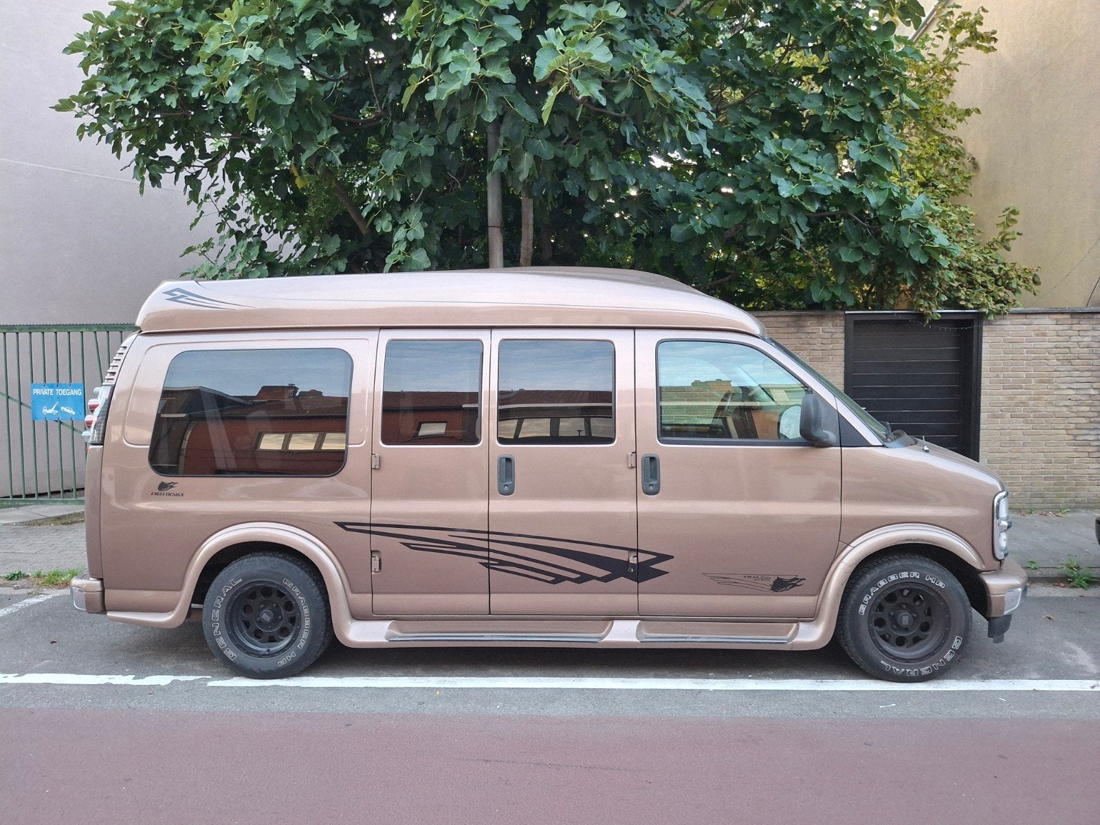 Camping-car Chevrolet Express, Cuir, 3221 kg, Achat, Autres couleurs