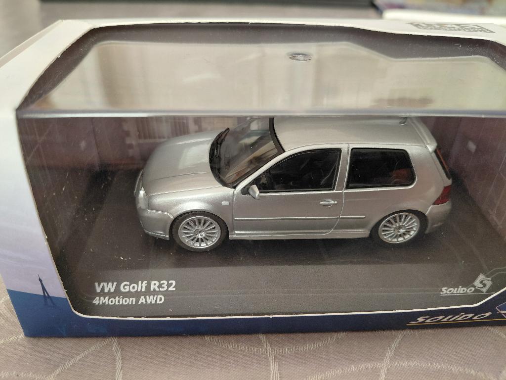 Solido Volkswagen VW Golf IV R32 AWD Silver 1:43, Hobby en Vrije tijd, Ophalen of Verzenden, Zo goed als nieuw, Auto, Solido