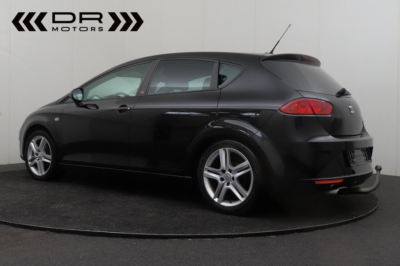Seat Leon LEON, Auto's, 105 pk, 4 cilinders, Zwart, Bedrijf