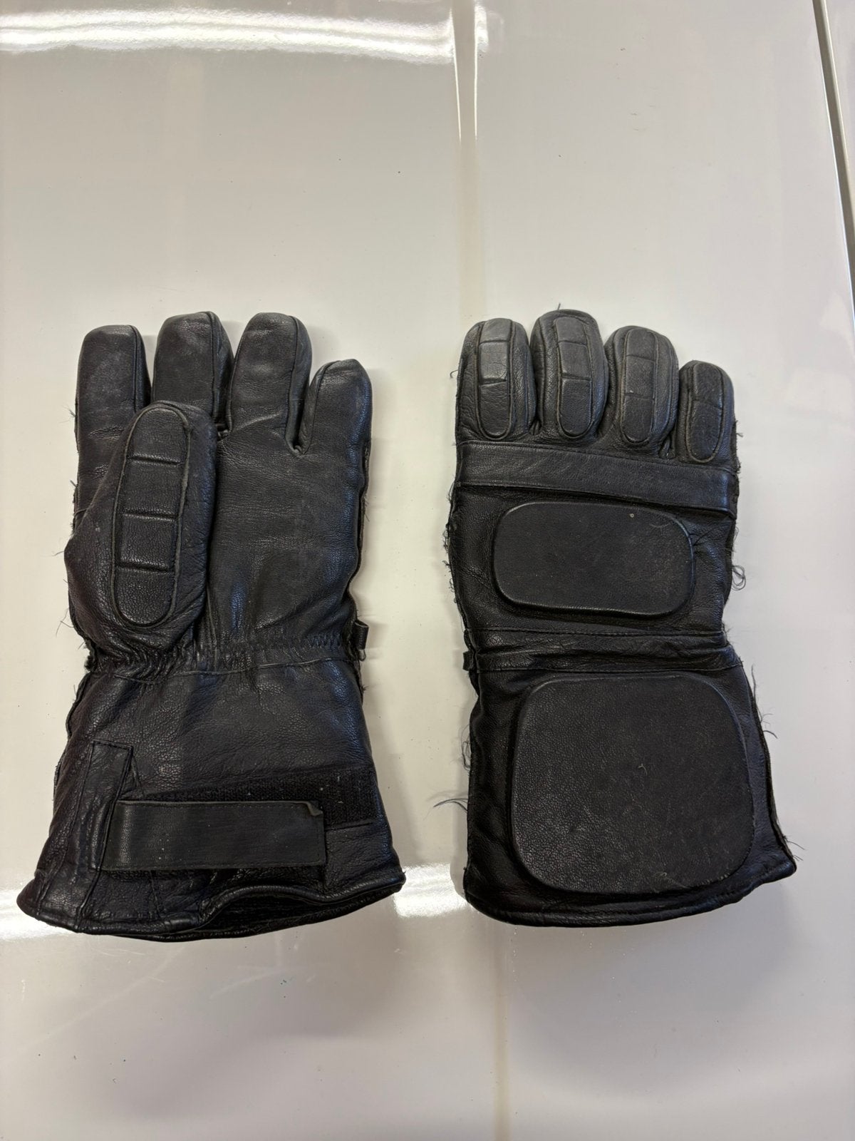 Handschoenen voor wetshandhavers van de Gendarmerie, Verzamelen, Militaria | Algemeen, Verzenden, Rijkswacht