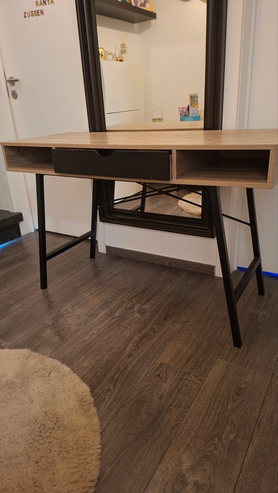 Bureau JYSK, Ophalen, Hout
