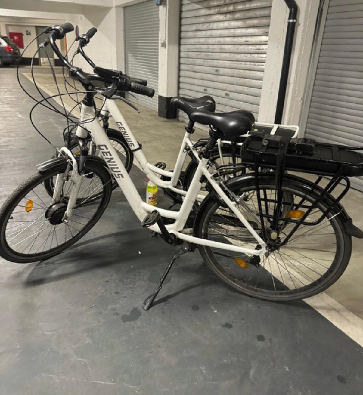Deux vélos de ville électriques, Ophalen, Gebruikt, Minder dan 30 km per accu