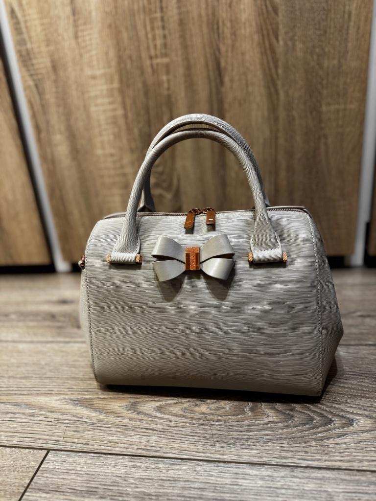Ted Baker handtas, Handtassen en Accessoires, Tassen | Damestassen, Ophalen, Zo goed als nieuw, Grijs, Handtas