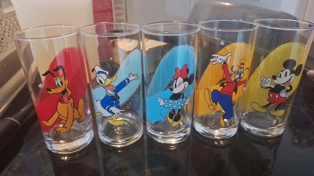 Disney glazen nieuw, Enlèvement