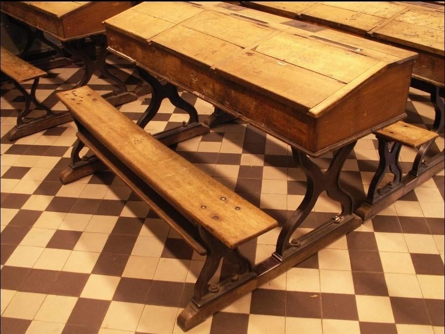Vieux bancs école 3pl., Enlèvement