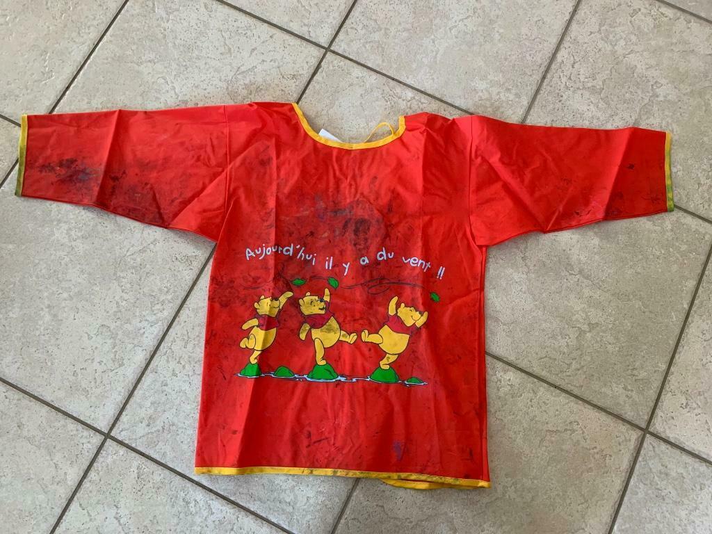 tablier manches longues Winnie l'Ourson - T. 4 ans - rouge b, Enfants & Bébés, Enlèvement ou Envoi, Découverte
