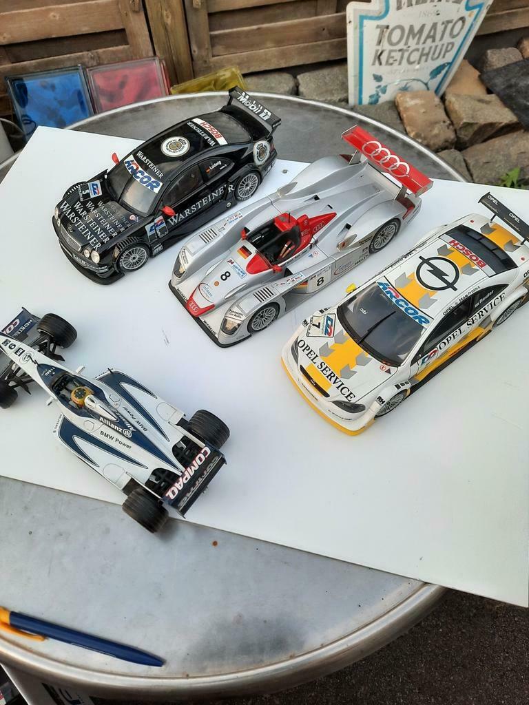 Miniatuur auto's  schaal 1/18 . Goede staat ., Enlèvement ou Envoi, Comme neuf