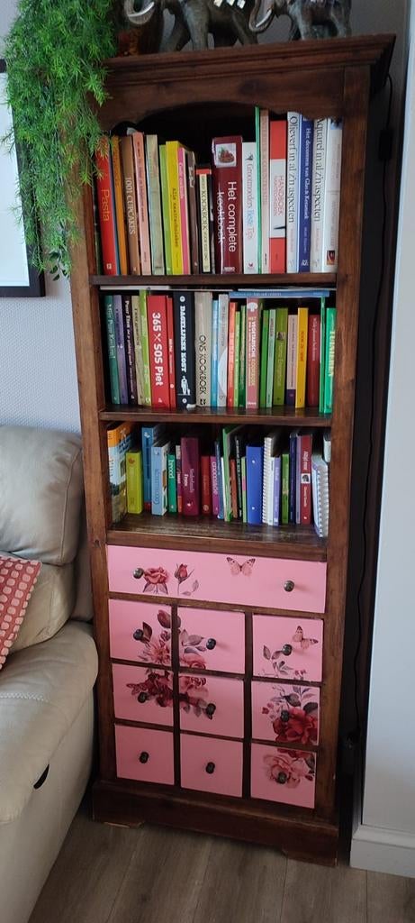 Koloniale handgemaakte kast, Huis en Inrichting, Kasten | Boekenkasten, Ophalen