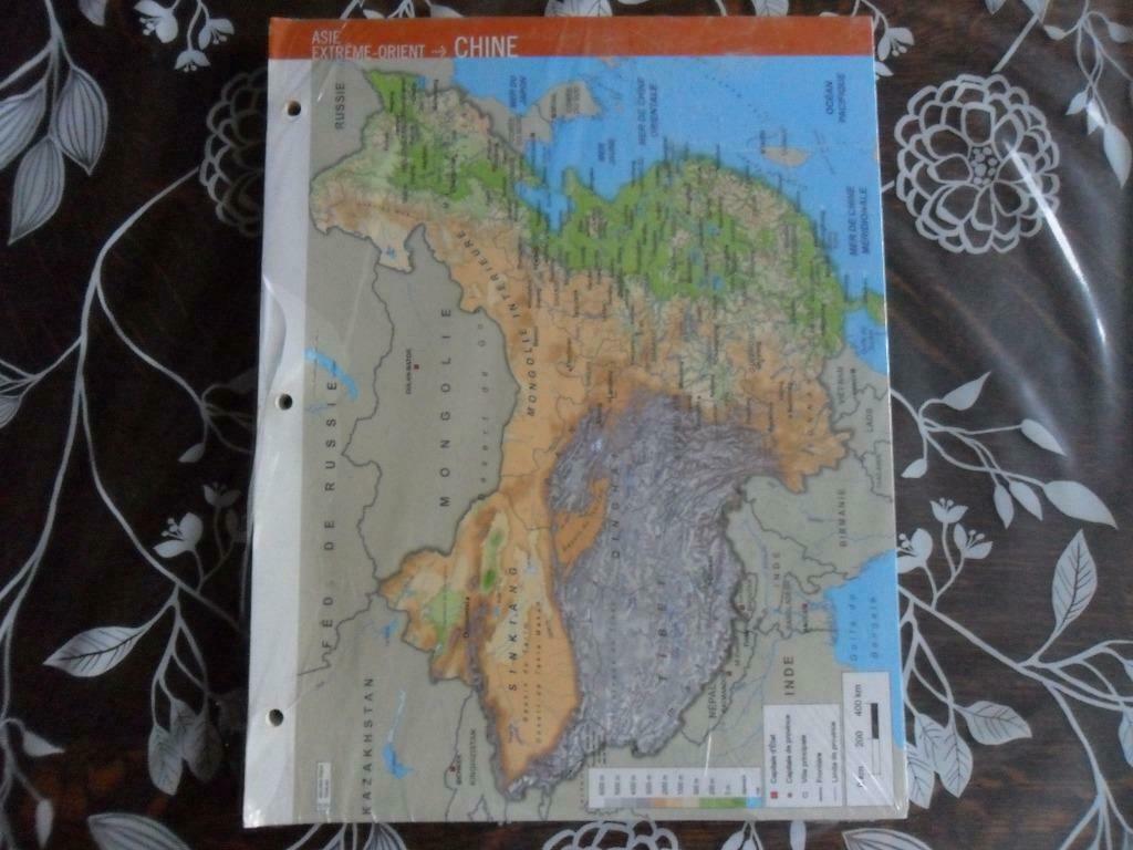 Atlas en cartes - 60 Fiches Géantes, Enlèvement ou Envoi, Neuf