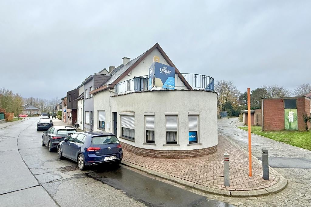 Merchtem: te renoveren woning / handelshuis in het centrum, Immo, Maisons à vendre, 100 m², Jusqu'à 200 m², 3 pièces, Maison de coin