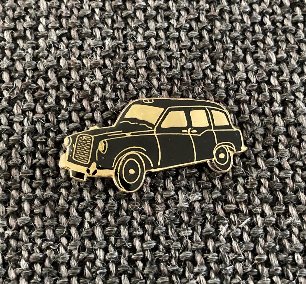 PIN - AUTO - VOITURE - CAR, Envoi, Utilisé, Transport, Insigne ou Pin's