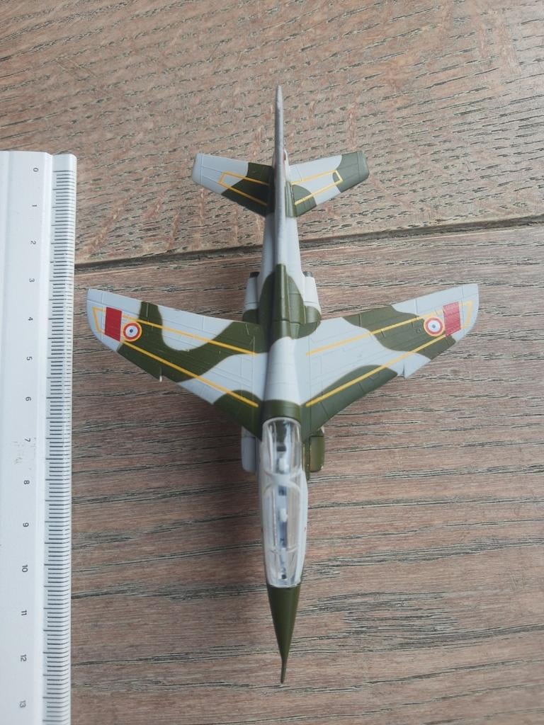 Maquette réduite d'avion de chasse - avion militaire, Hobby & Loisirs créatifs, Enlèvement ou Envoi, Comme neuf