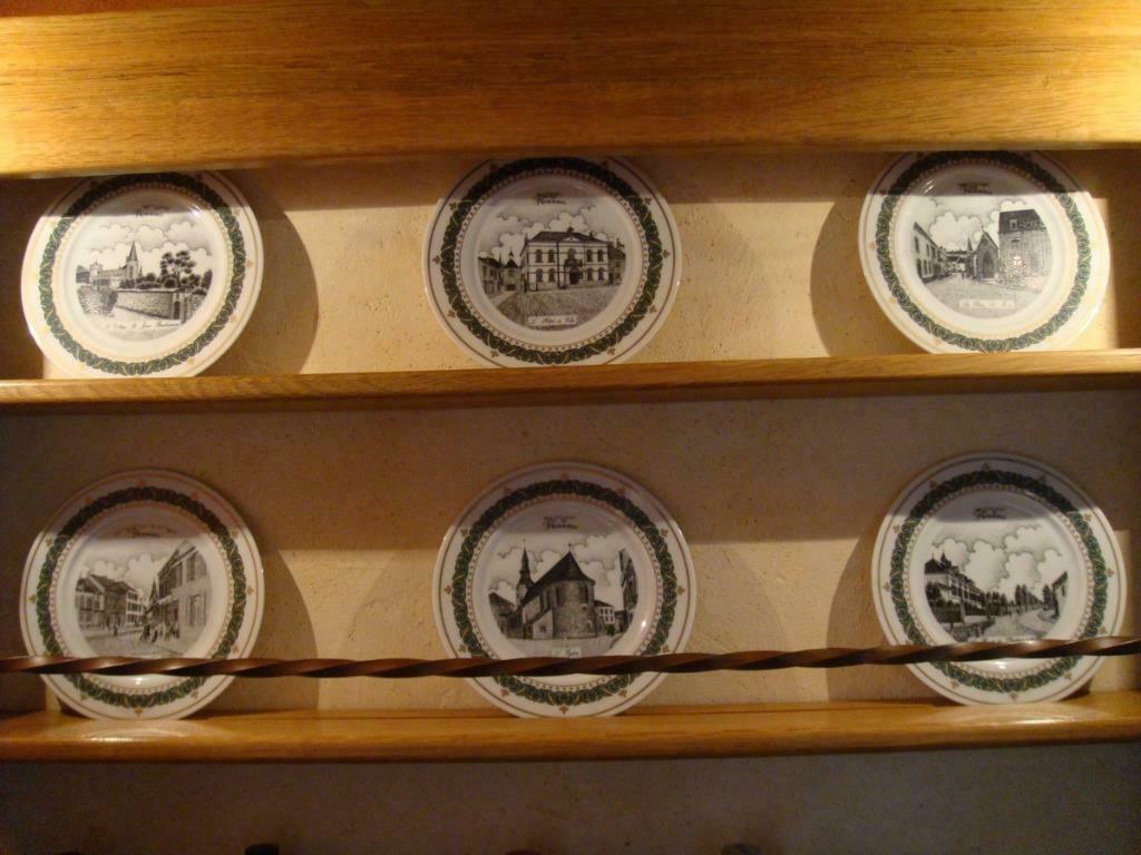 Collection de 6 assiettes sur FLORENNES, Collections, Enlèvement ou Envoi, Comme neuf, Porcelaine, Assiette ou Plat