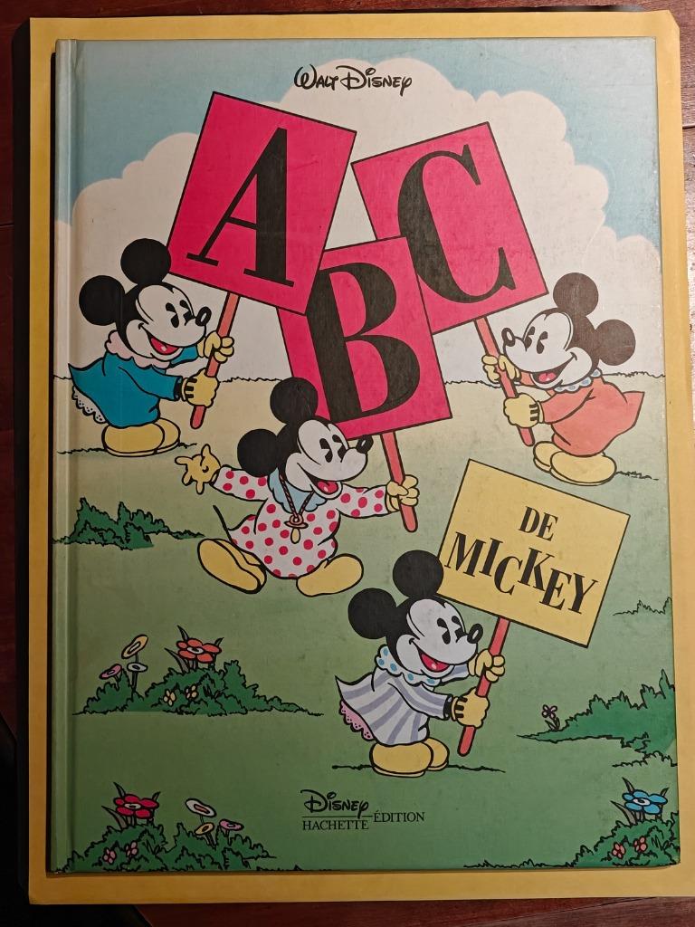 Lot de livres Disney (l'art de Mickey et l'ABC de Mickey), Livres, Garçon ou Fille, Enlèvement, Utilisé, Contes (de fées)