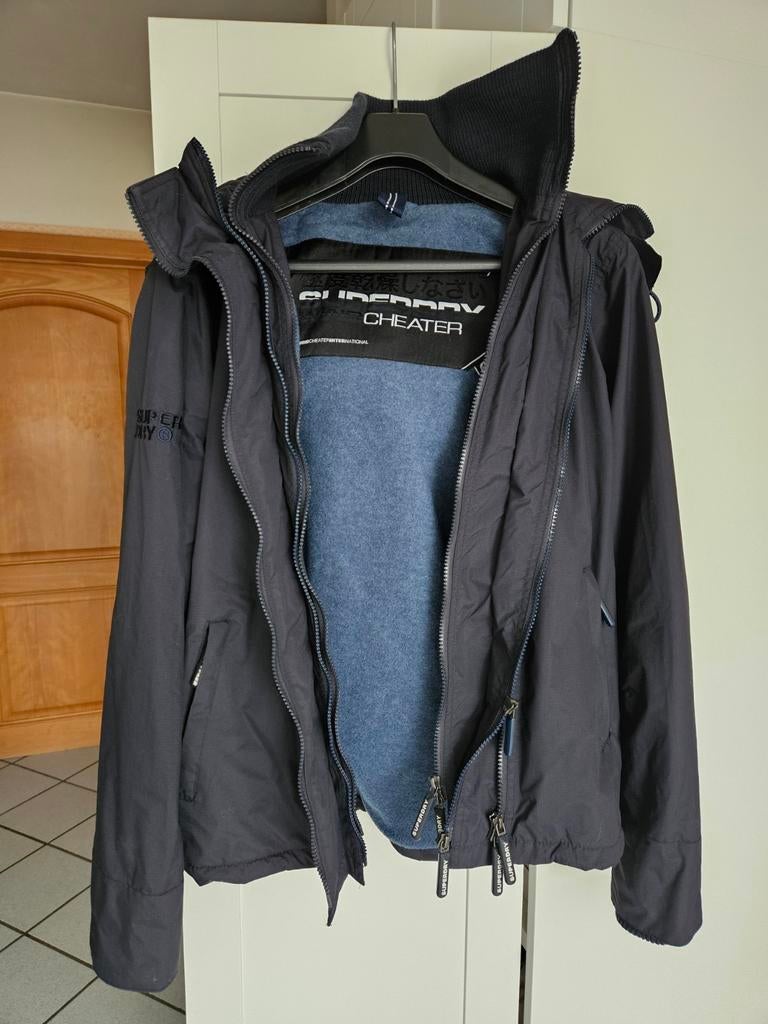 Blauwe SuperDry jas met kap/veste SuperDry bleue à capuchon, Ophalen, Nieuw, Superdry