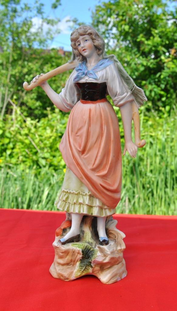 statue en biscuit porteuse d'eau JEP 3473 pt accident, Enlèvement ou Envoi
