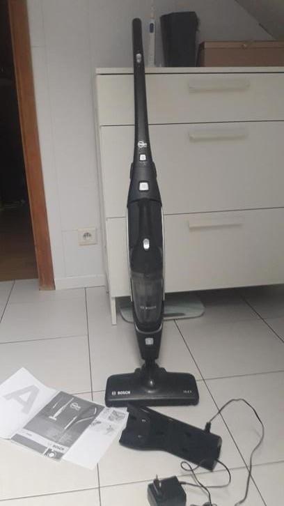Aspirateur Bosch, Enlèvement, Comme neuf, Réservoir, 1200 à 1600 watts