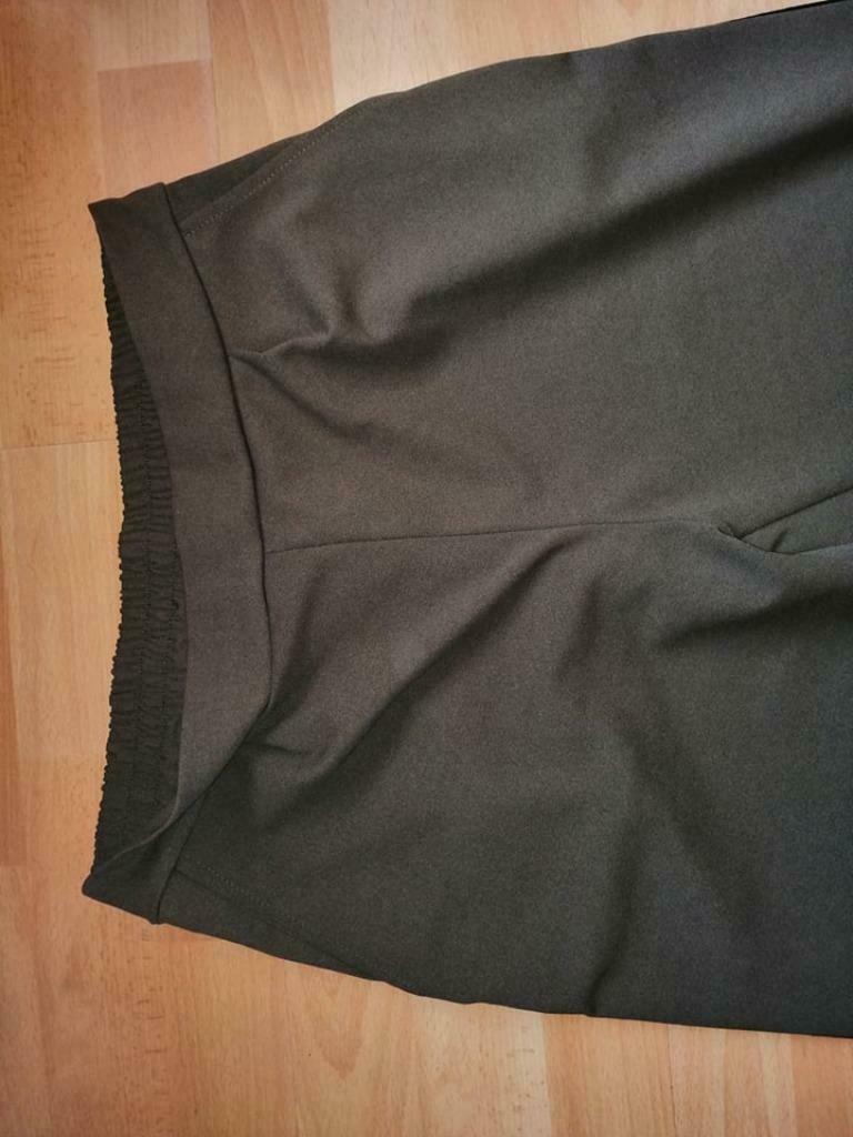 broek groen merk lola & liza - maat 44 - nieuw, Enlèvement ou Envoi, Taille 42/44 (L), Neuf, Vert