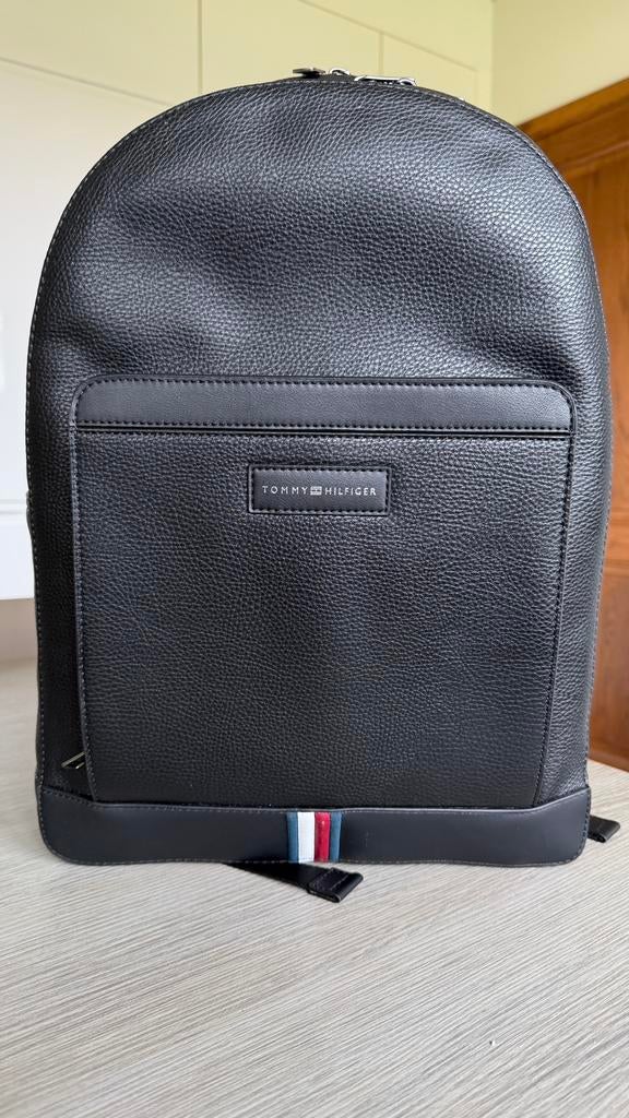 Sac à dos Tommy Hilfiger, Bijoux, Sacs & Beauté, Sacs | Sacs à dos, Comme neuf, Enlèvement