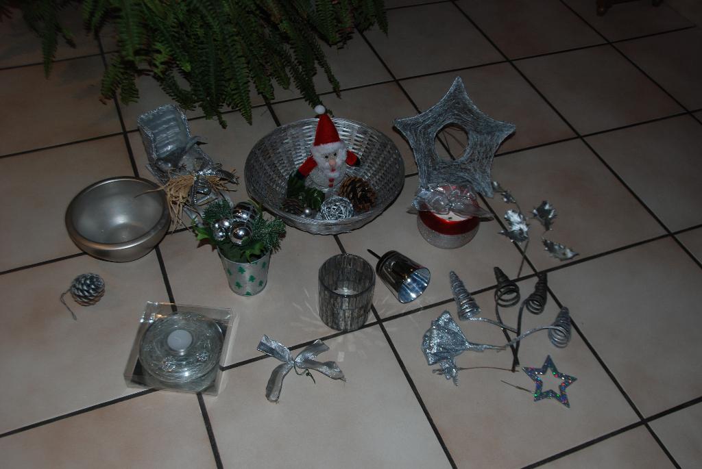 Lot d'articles de Noël argentés pour vos montages : panier,, Enlèvement ou Envoi, Comme neuf