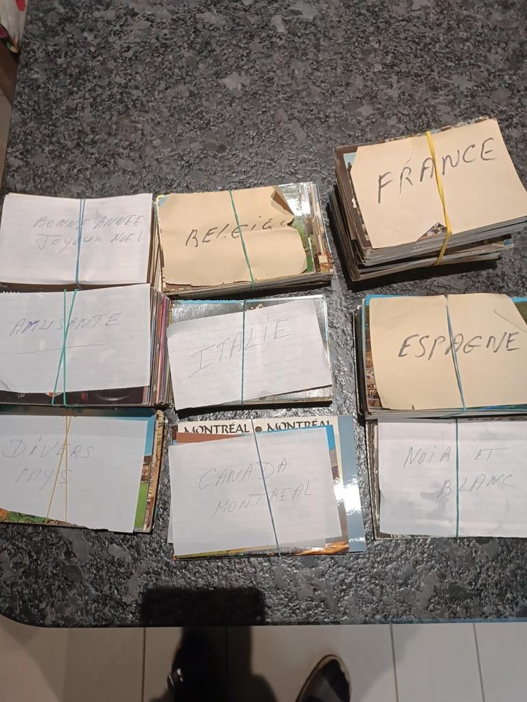 A vendre cartes postales et dépliants, Utilisé