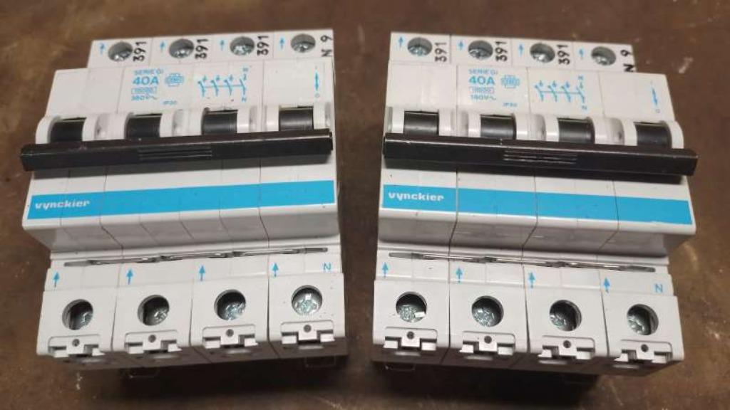Varia aan Eektrische automaten/Zekeringen, Doe-het-zelf en Bouw, Ophalen of Verzenden, Zo goed als nieuw