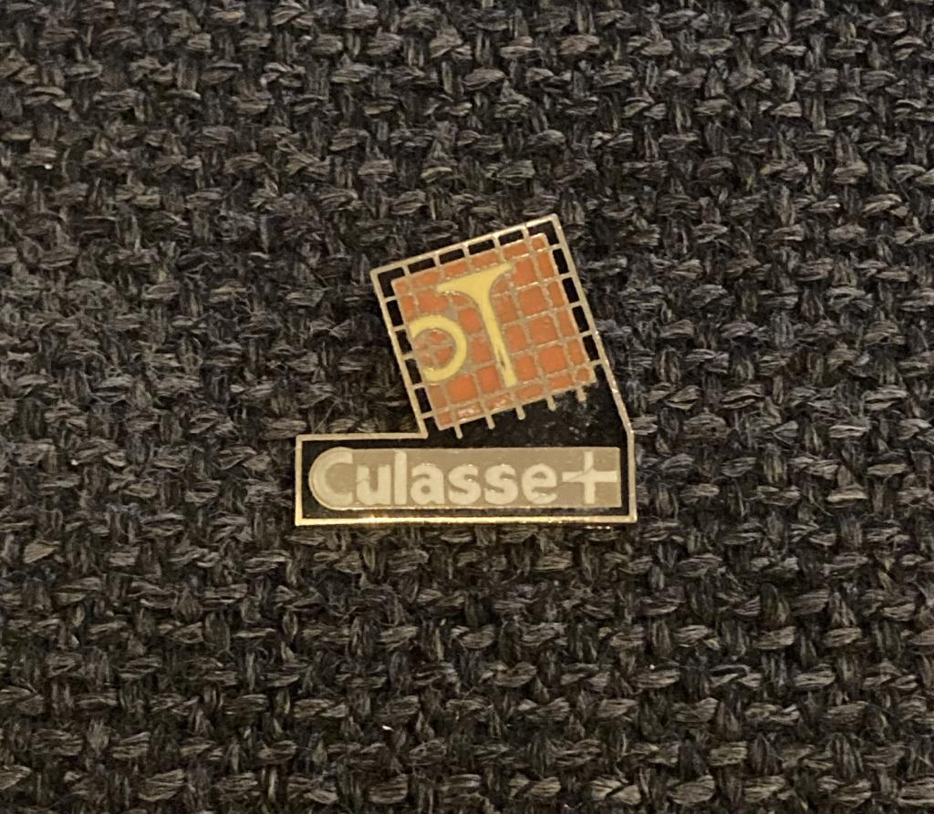PIN - CULASSE +, Envoi, Utilisé, Autres sujets/thèmes, Insigne ou Pin's