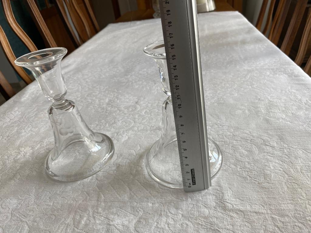Bougeoir en cristal, Enlèvement