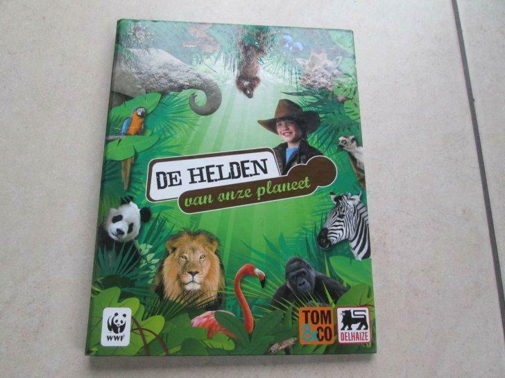 prentjesboek : Helden van onze planeet, Verzamelen, Ophalen of Verzenden, Gebruikt, Prent
