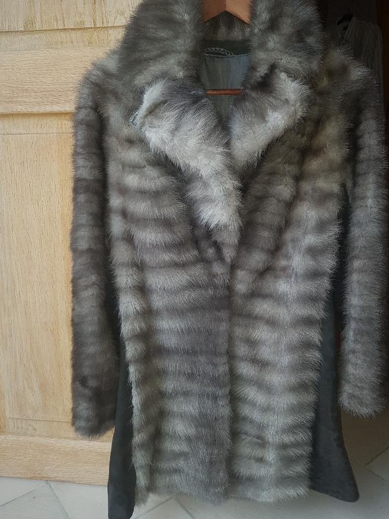 Gilet en vison gris + cuir taille 38, Enlèvement, Comme neuf, Taille 38/40 (M), Gris