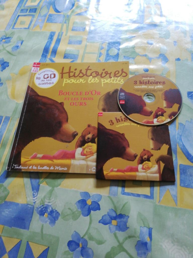 Livre + CD. 3 histoires pour les petits., Ophalen of Verzenden, Zo goed als nieuw