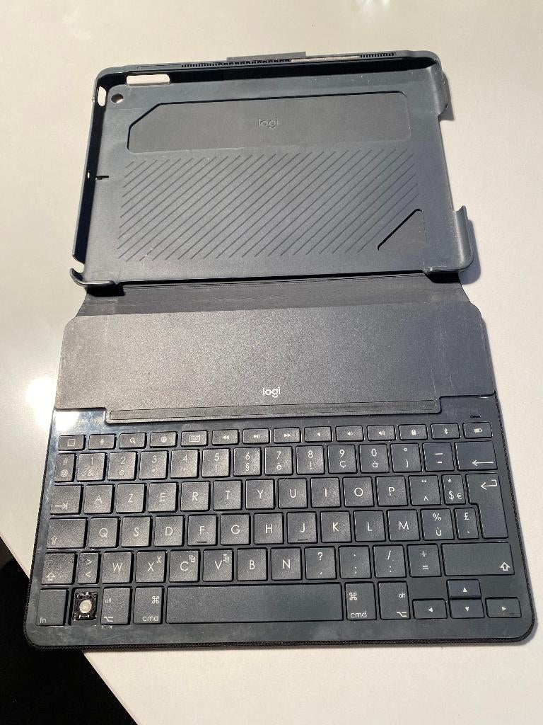 Logitech Slim Folio AZERTY voor Ipad 9.7" Zwart, Ipad 9.7", Enlèvement ou Envoi, Protection faces avant et arrière, Utilisé