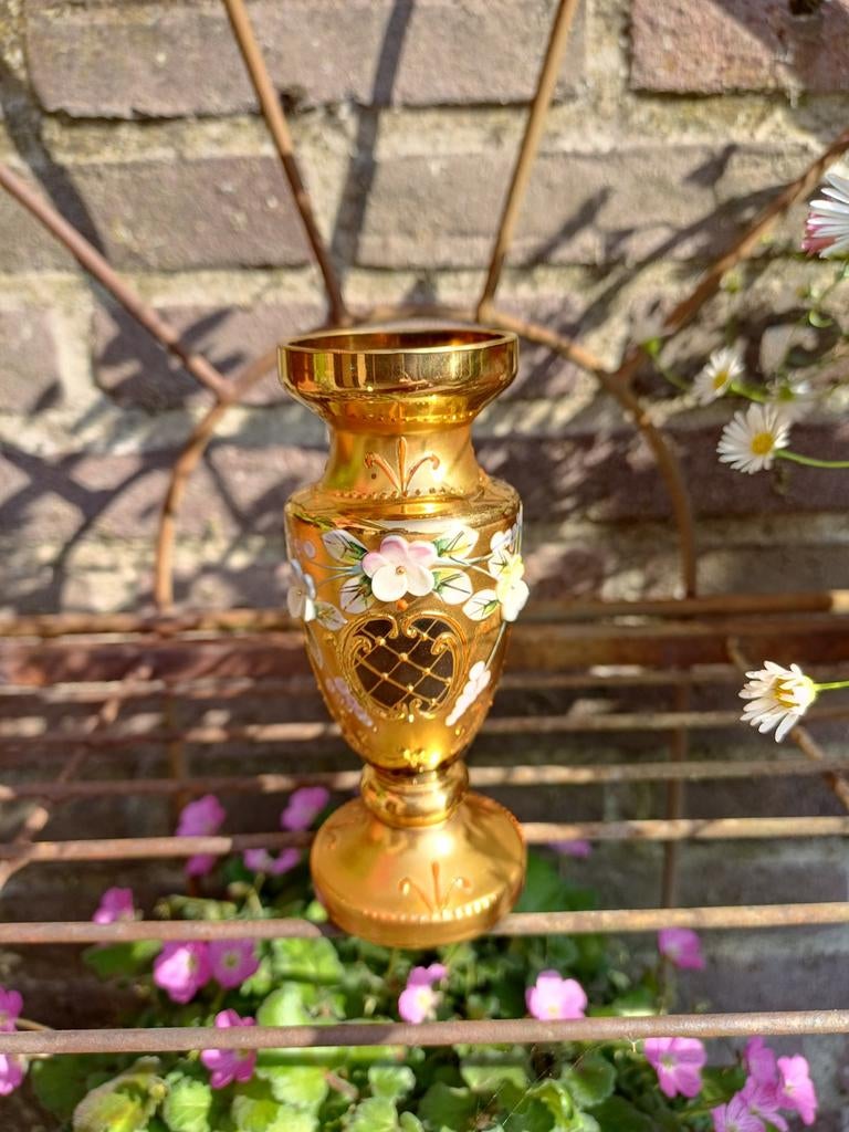 Boheems kleurijk vaasje., Ophalen