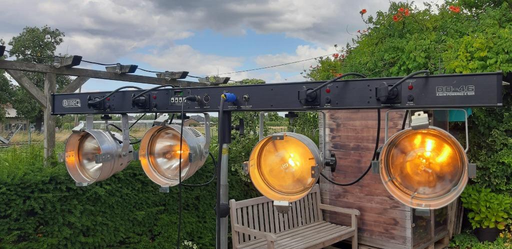 Prof. Lichtbar  Briteq DB-46 4-bar: 4x2kW, Enlèvement, Utilisé, Lumières, Commande sonore