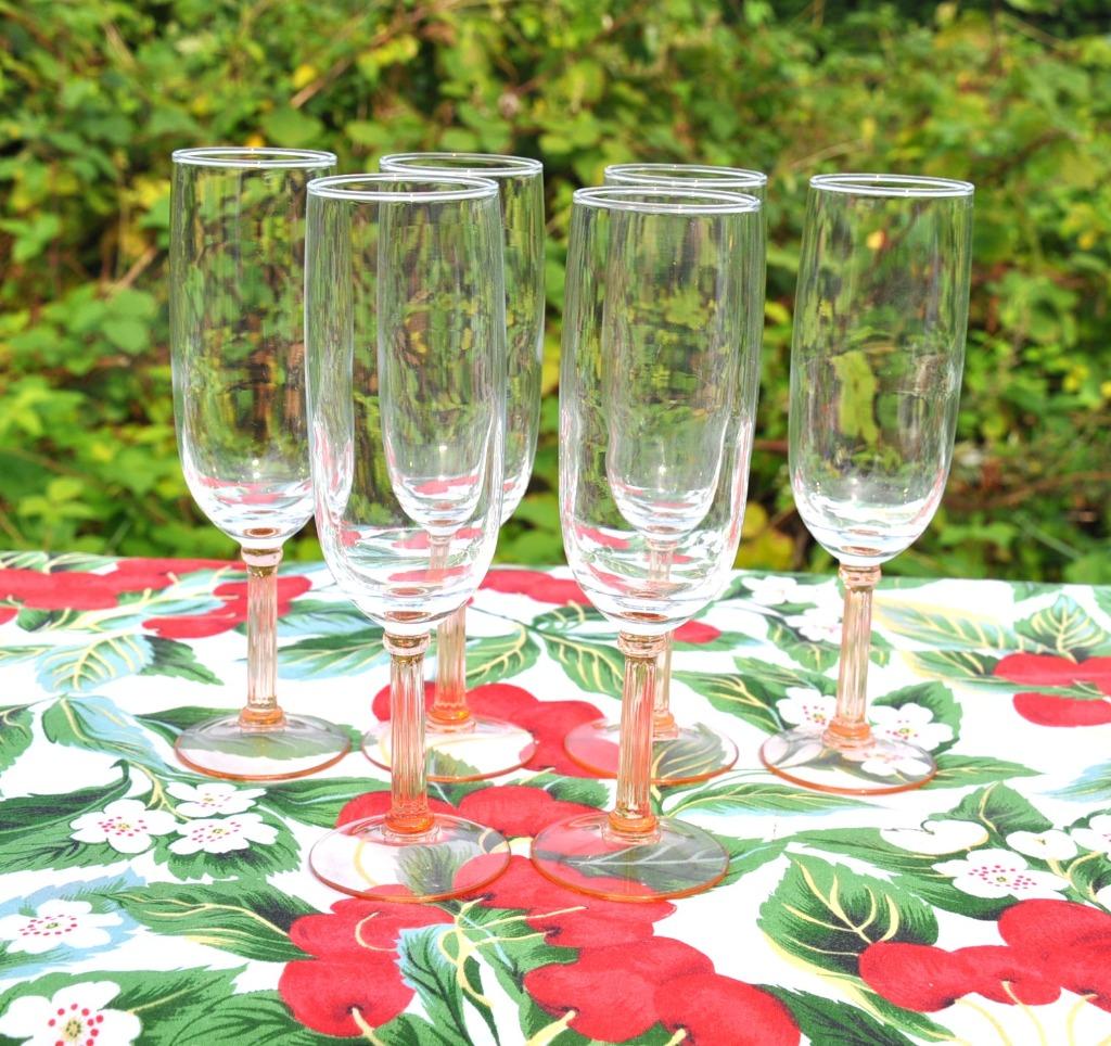 6 flutes a champagne pied colonne rose, Ophalen of Verzenden, Zo goed als nieuw, Glas, Glas of Glazen