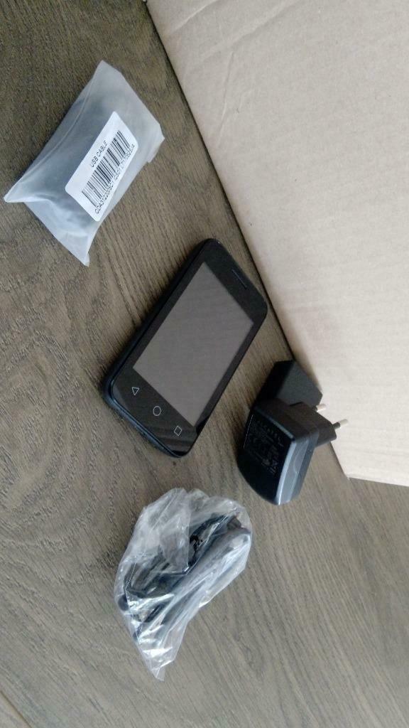 Alcatel minitouch Pixi 3, Télécoms, Avec simlock (verrouillage SIM), Modèle coulissant, Moins de 3 mégapixels, Enlèvement ou Envoi