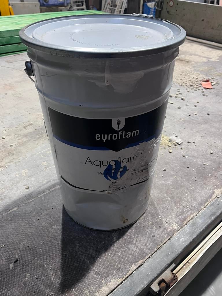 Peinture ignifuge, Enlèvement, Comme neuf, Peinture