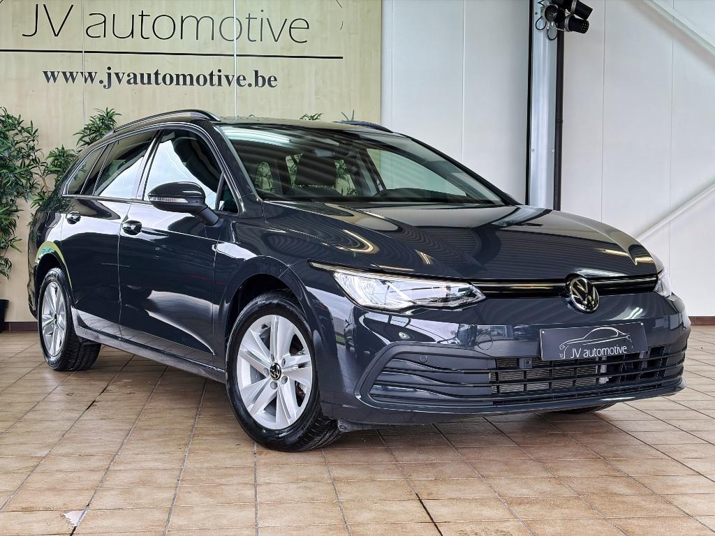 Volkswagen golf - 1.5eTSI - 2023 - 9380 km - automaat, Auto's, Volkswagen, Stof, 4 cilinders, Emergency brake assist, Golf
