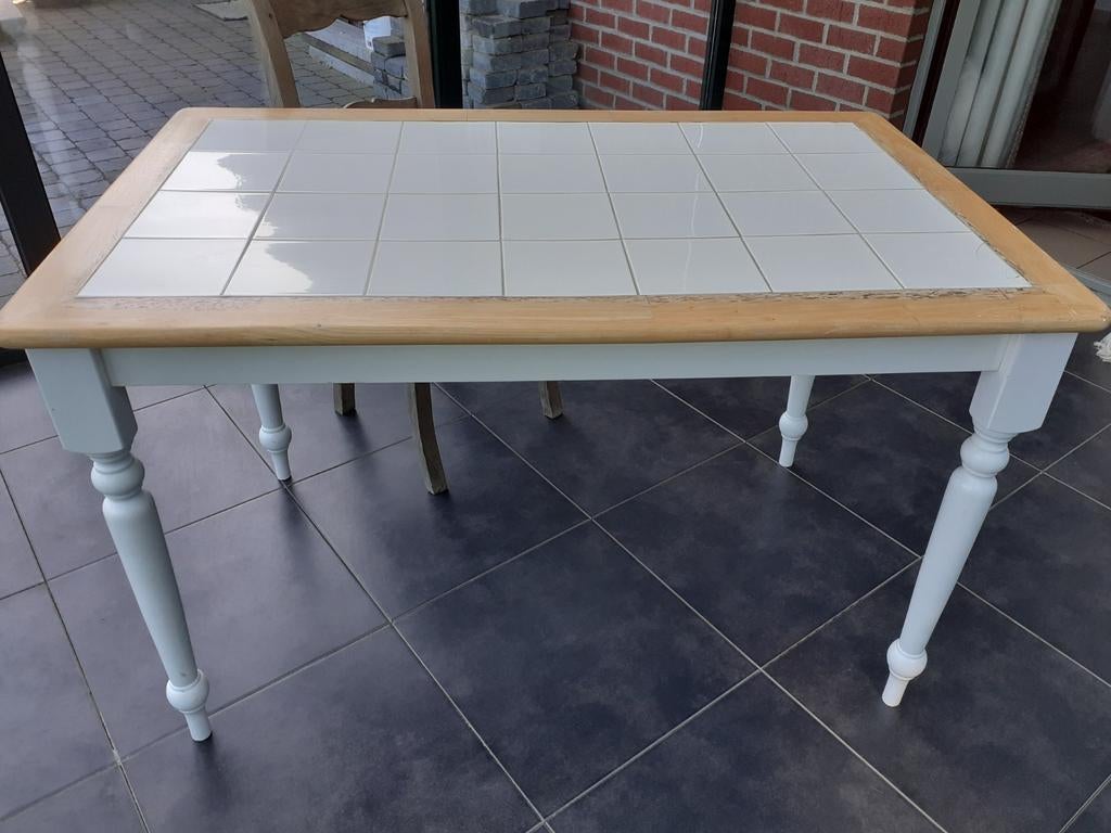 Table blanche/ bois ., Jardin & Terrasse, Enlèvement, Utilisé, Bois