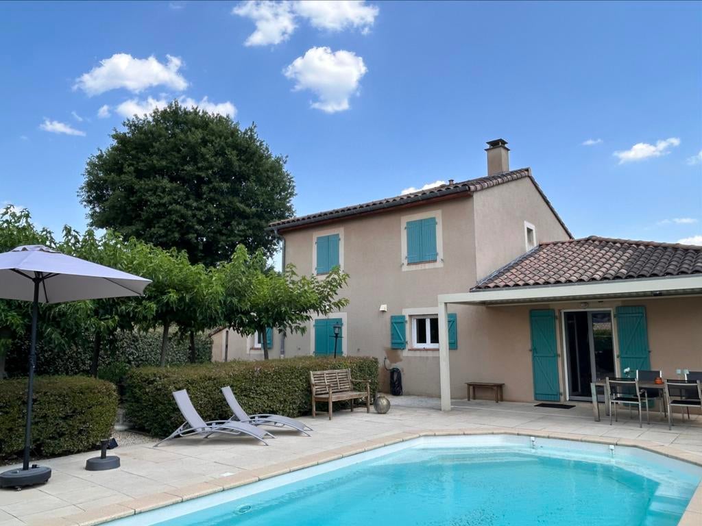 Maison de vacances France Ardèche piscine et climatiseurs, Propriétaire, Lac ou rivière, Maison de campagne ou Villa, 8 personnes