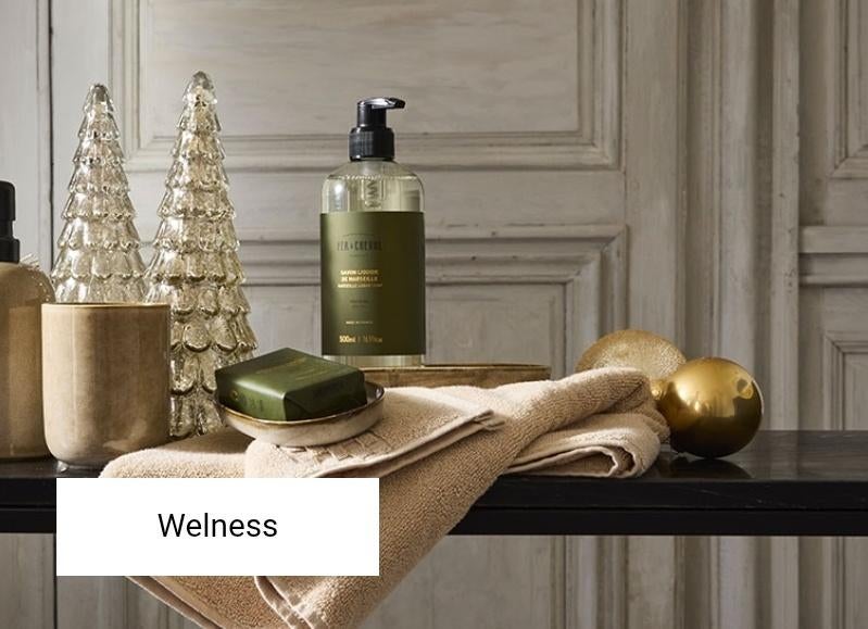 Sapins de Noël décorés, cadeaux et divertissements,..., Divers, Envoi, Neuf