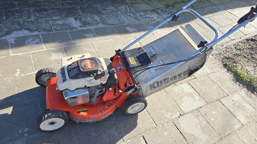Grasmaaier benzine zelftrekker KUBOTA Husqvarna, Tuin en Terras, Grasmaaiers, Ophalen, Gebruikt, Benzine-grasmaaier, Versnellingen