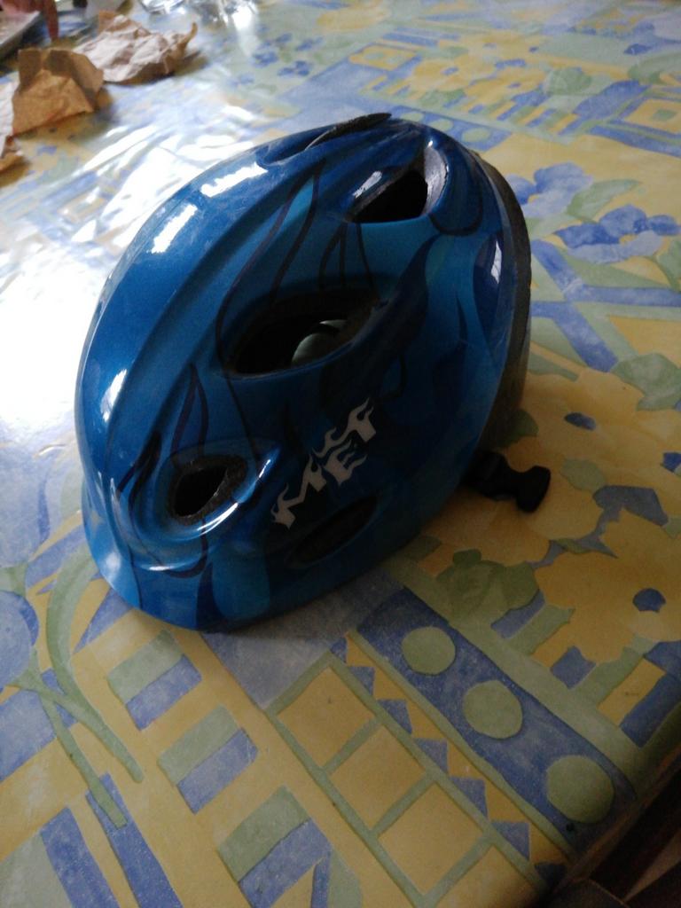 Casque vélo enfant Met., Vélos & Vélomoteurs, Accessoires vélo | Casques de vélo, Enlèvement ou Envoi, Comme neuf, S