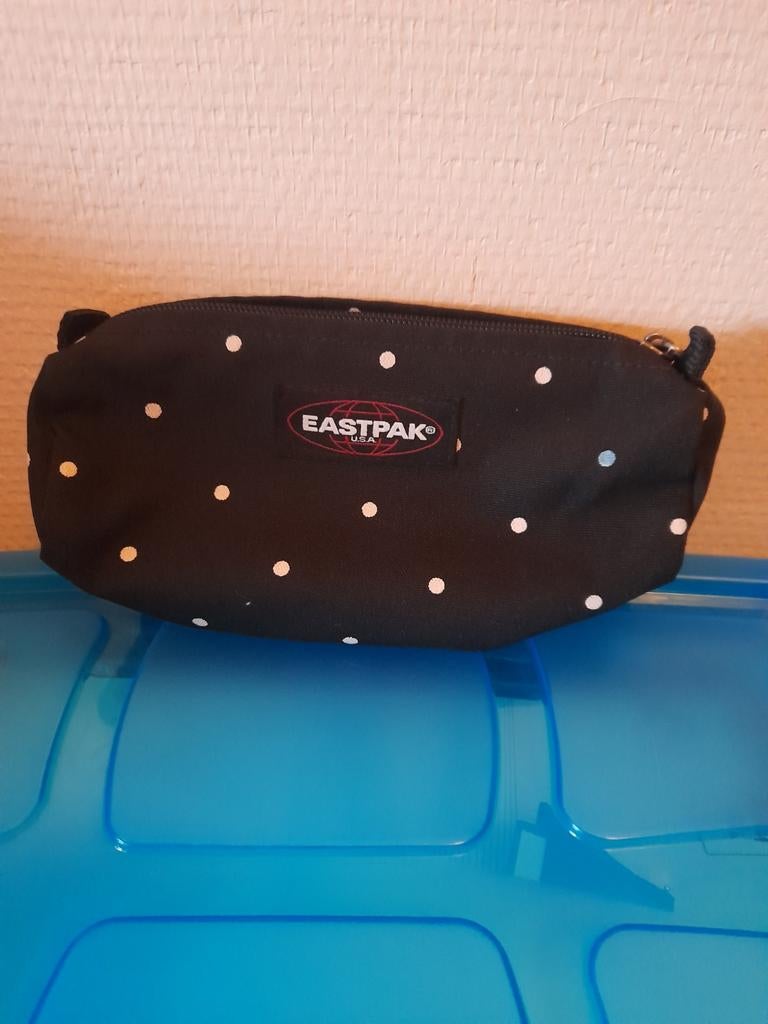 Pennenzak eastpak, Ophalen, Zo goed als nieuw