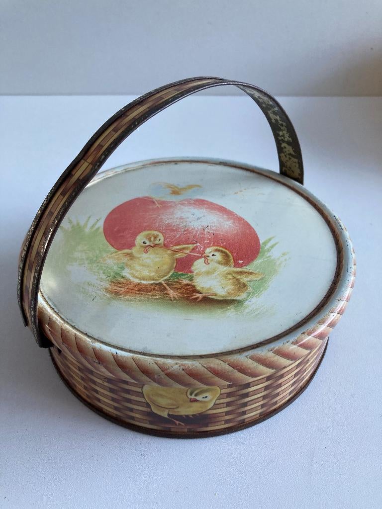 Ancienne boîte en fer décor de Pâques (tambour rond avec, Antiquités & Art, Enlèvement ou Envoi
