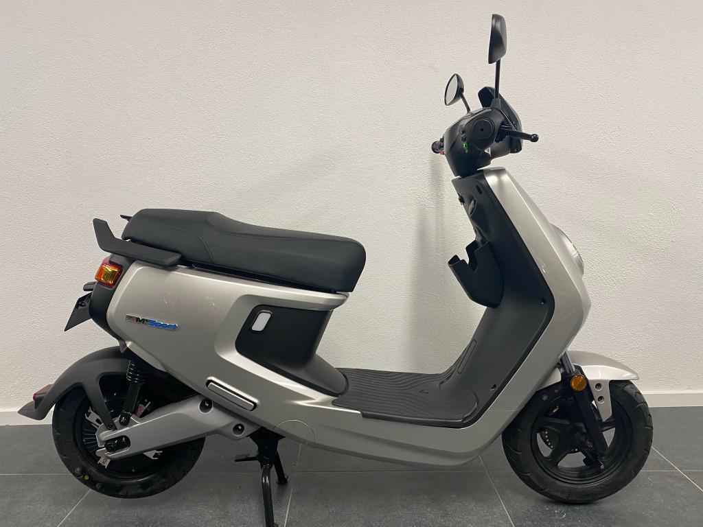elektrische niu scooter Niu  MQi 45km/u, Fietsen en Brommers, Ophalen, Nieuw, 0 cc, Overige typen